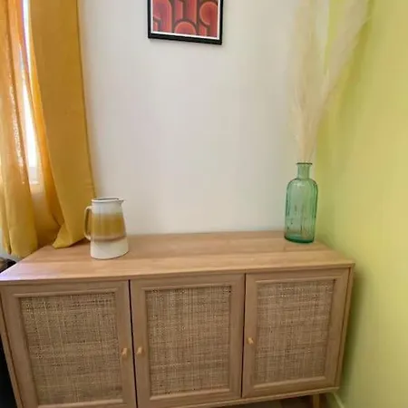 Apartament Cosy Proche Aeroport *